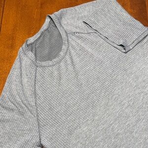 Lululemon Metal Vent Tech Short Sleeve  Heathered Gray Top